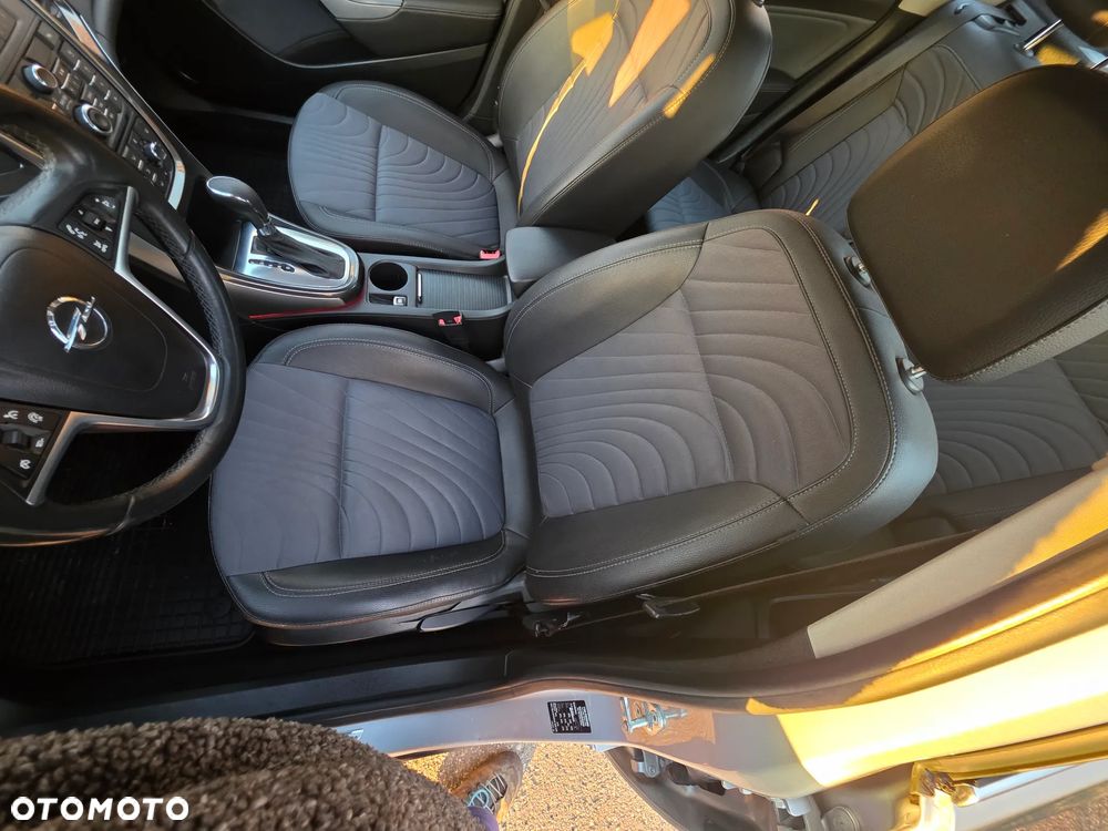 Opel Astra 1.4 T Cosmo - 30