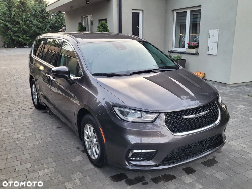Chrysler Pacifica - 24