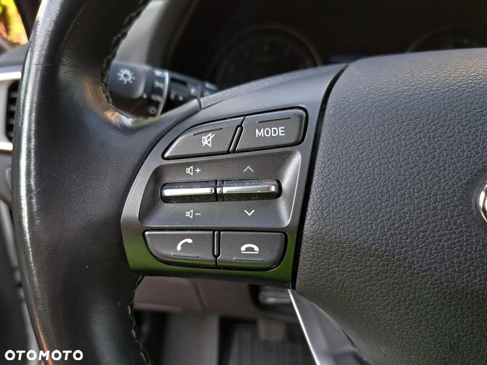 Hyundai i30 1.5 DPI Classic + - 23