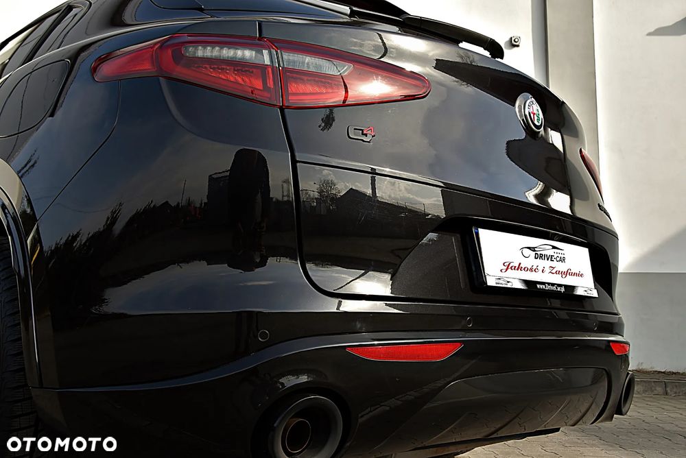 Alfa Romeo Stelvio 2.0 Turbo Veloce Q4 - 11