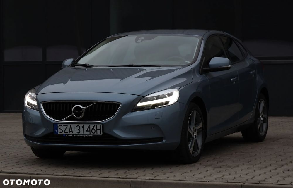 Volvo V40 T2 Momentum - 37