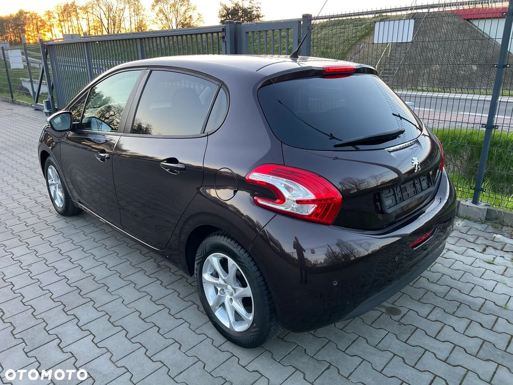 Peugeot 208 - 3