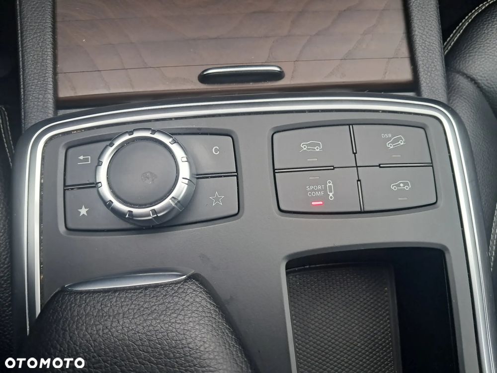 Mercedes-Benz ML - 24