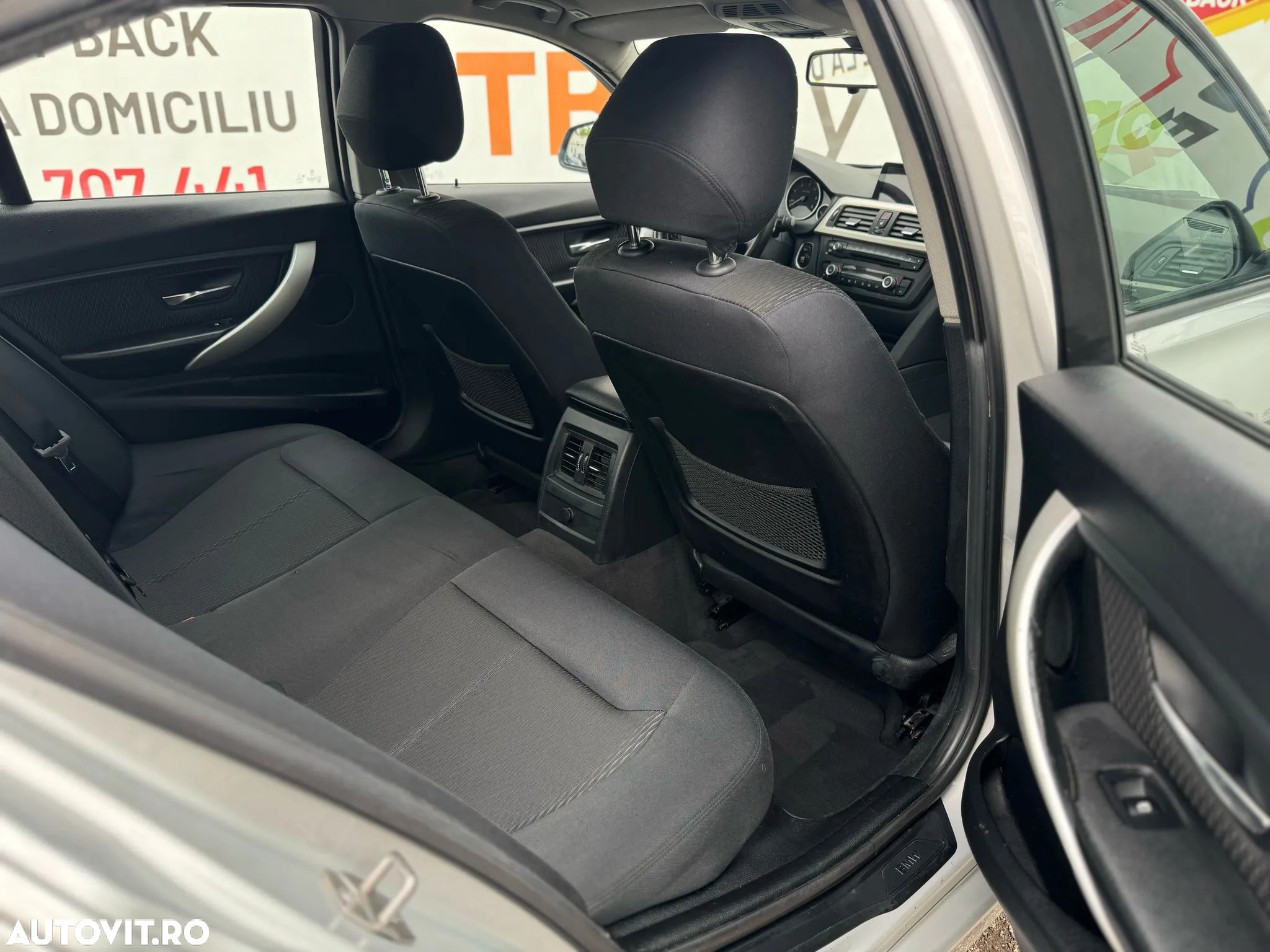 BMW Seria 3 318d Touring Aut. - 30