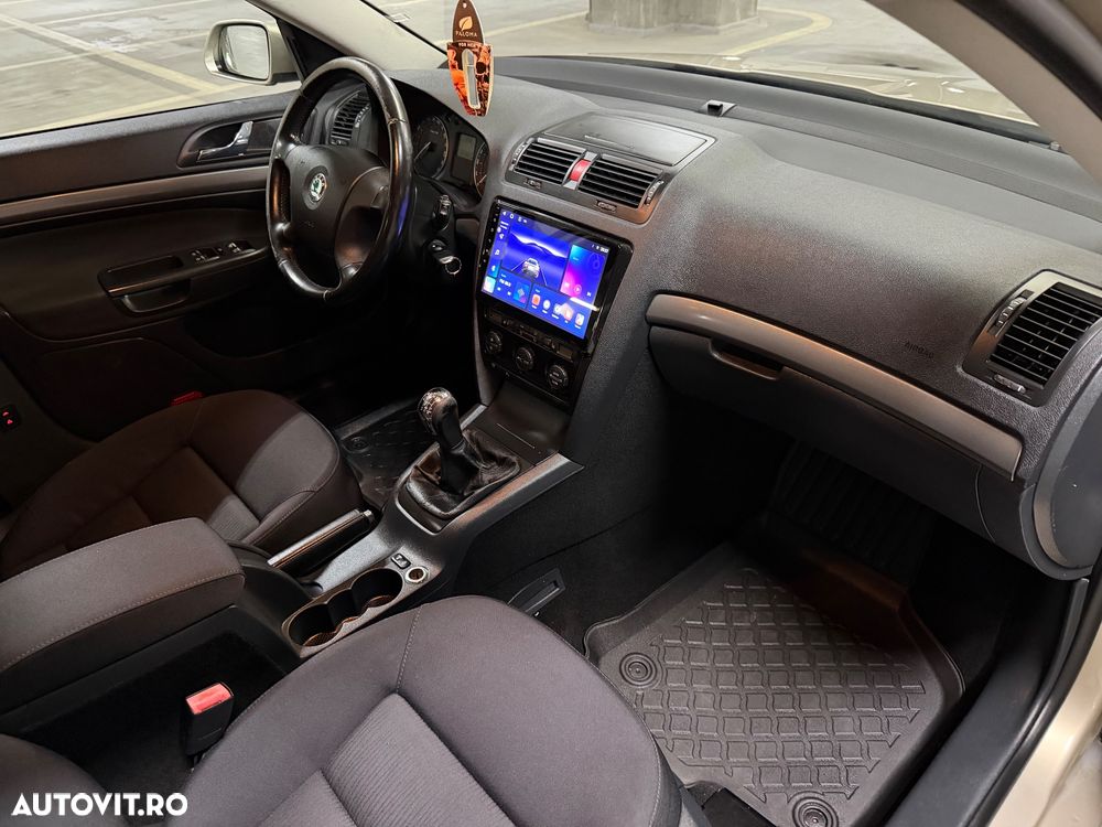 Skoda Octavia 2.0 FSI Elegance - 7