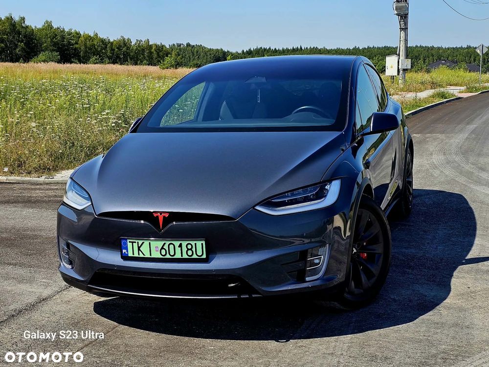Tesla Model X - 7