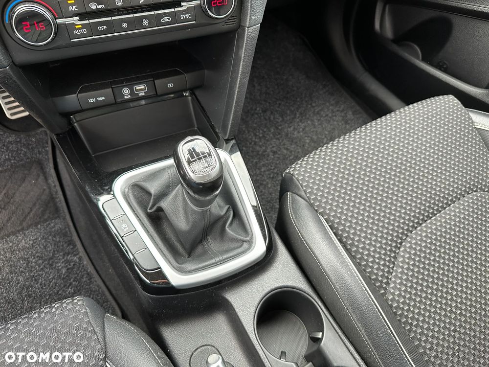Kia Ceed - 16