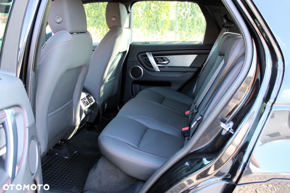 Land Rover Discovery Sport 2.0 D200 mHEV R-Dynamic - 17