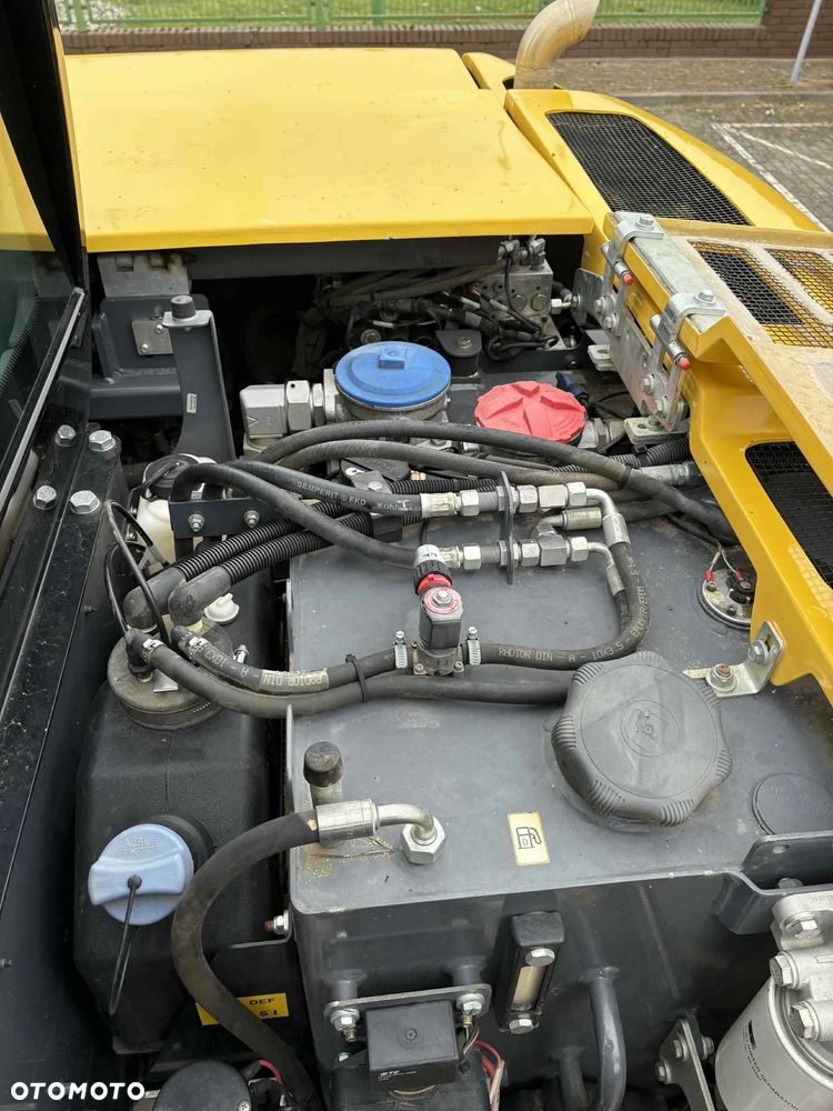 Yanmar B110W ROTOTILT 4 ŁYŻKI TYLKO 2618 mth - 32