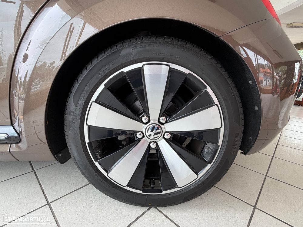 VW New Beetle Cabriolet 2.0 TDI DSG Sport - 11