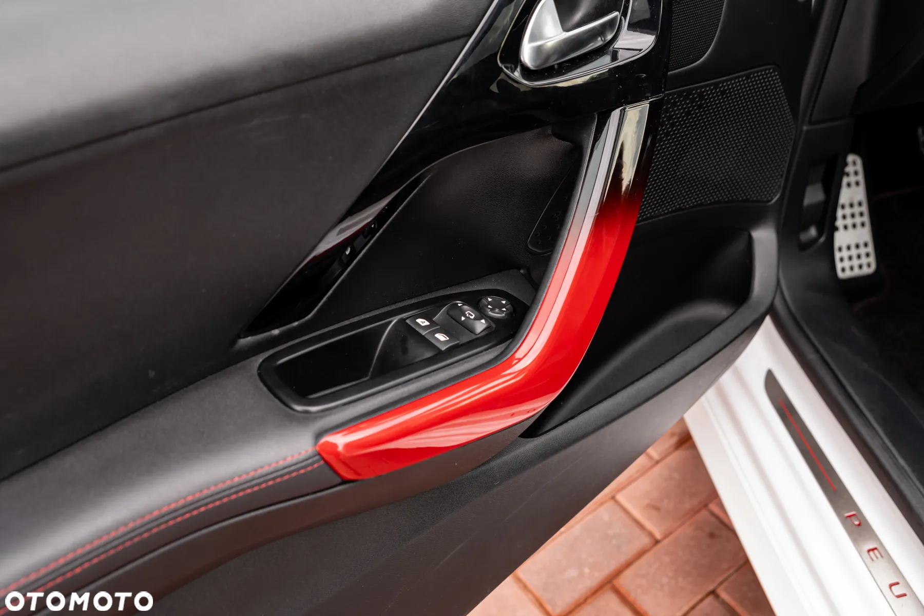 Peugeot 208 1.6 THP GTi - 18