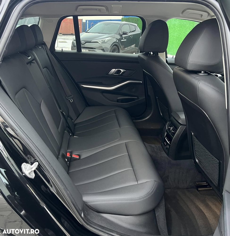 BMW Seria 3 318d Aut. Luxury Line - 16