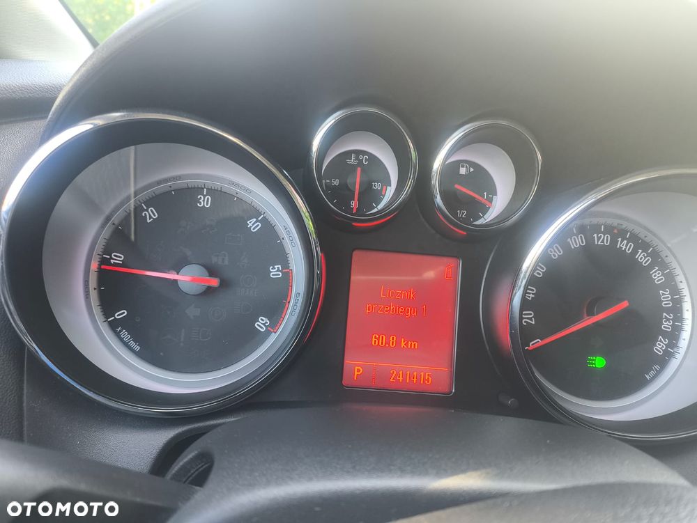 Opel Astra 2.0 CDTI DPF Cosmo - 8