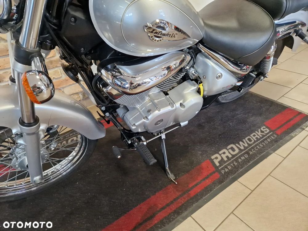 Suzuki Intruder - 17