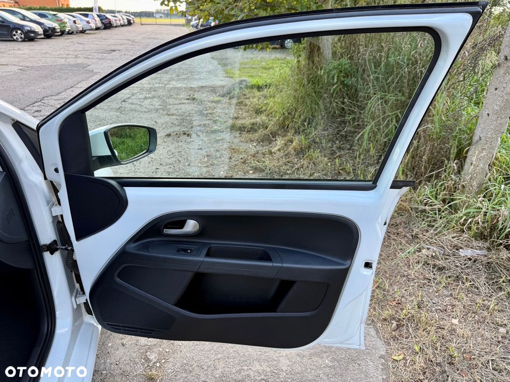 Volkswagen up! 1.0 United - 14