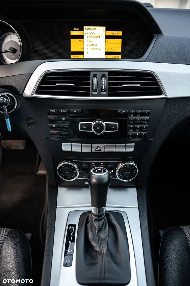 Mercedes-Benz Klasa C 220 CDI BlueEff 4-Matic Avantgarde - 16