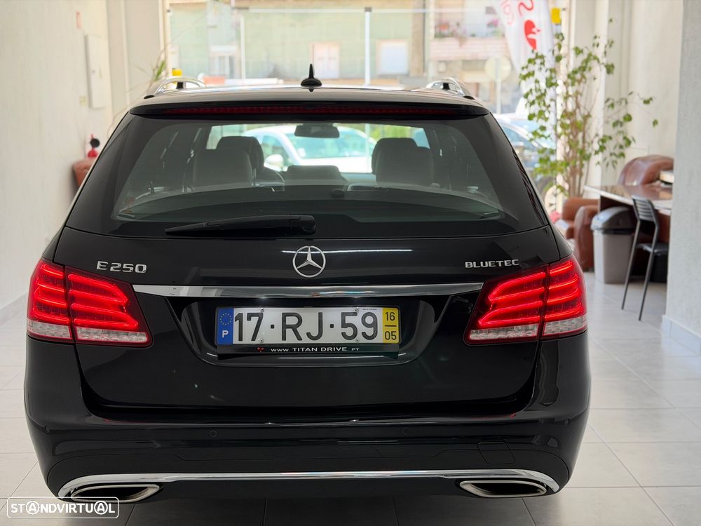 Mercedes-Benz E 250 BlueTEC Avantgarde Auto. - 12