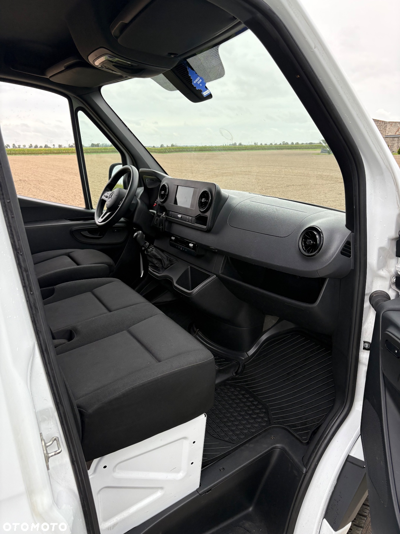 Mercedes-Benz Sprinter - 14