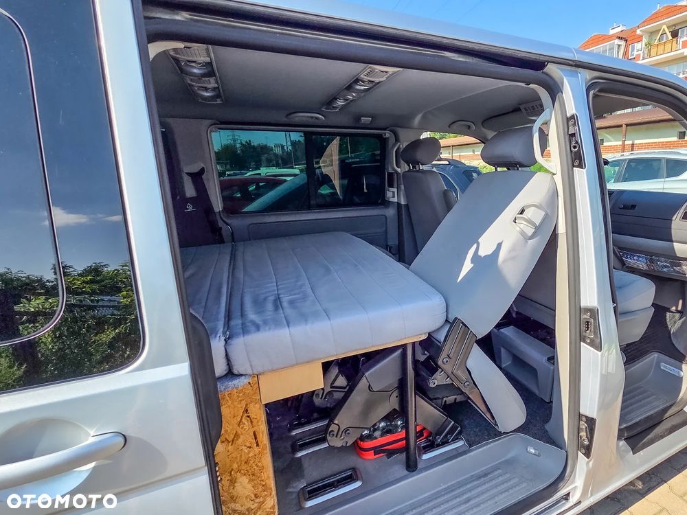 Volkswagen Caravelle - 20