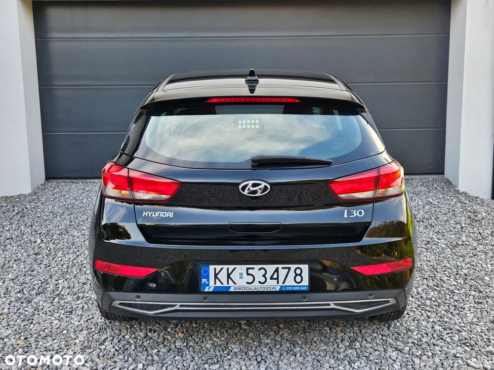Hyundai i30 1.5 DPI Classic + - 5