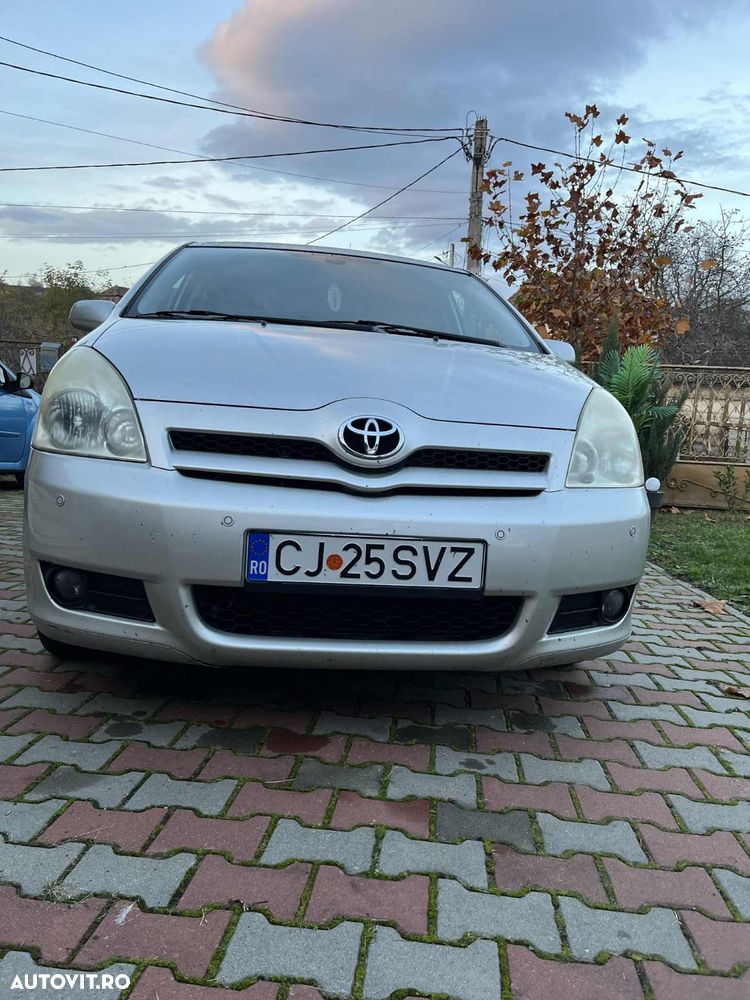 Toyota Corolla Verso 2.2 D-4D Sol Plus - 6