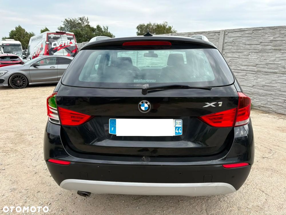 BMW X1 sDrive18d xLine - 22