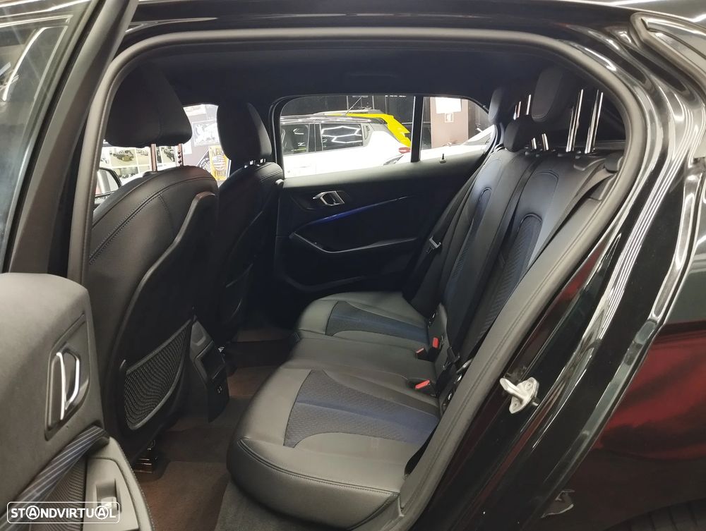 BMW 116 d Pack Desportivo M - 12