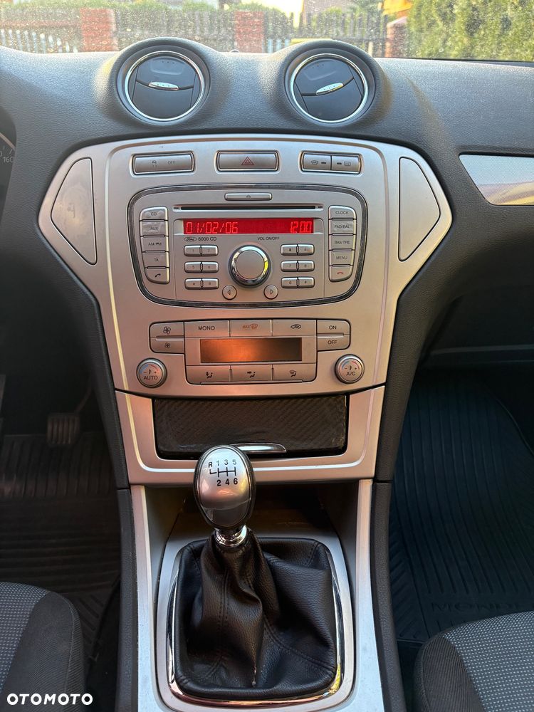 Ford Mondeo 1.8 TDCi Ambiente - 9
