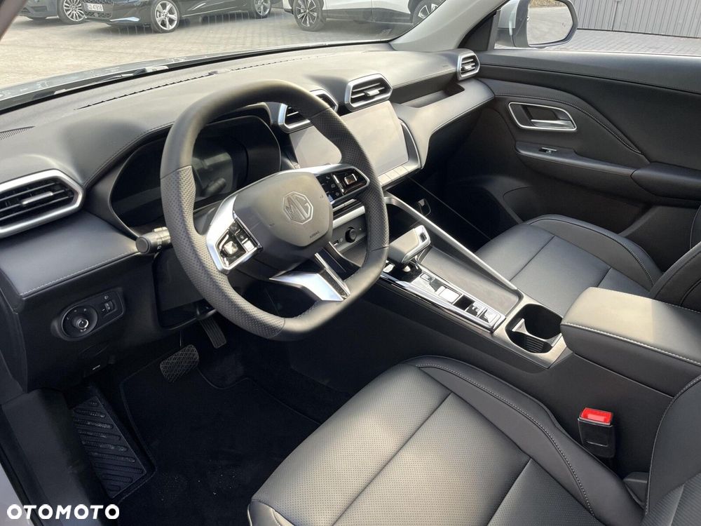 MG ZS Hybrid+ - 10