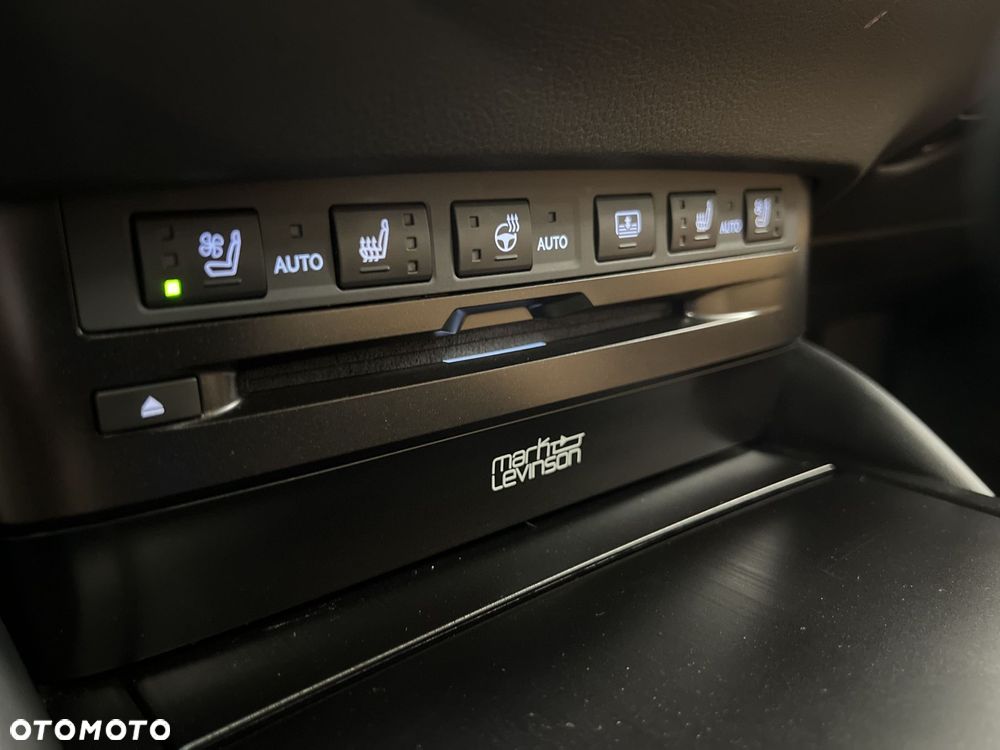Lexus ES 300h Omotenashi - 29