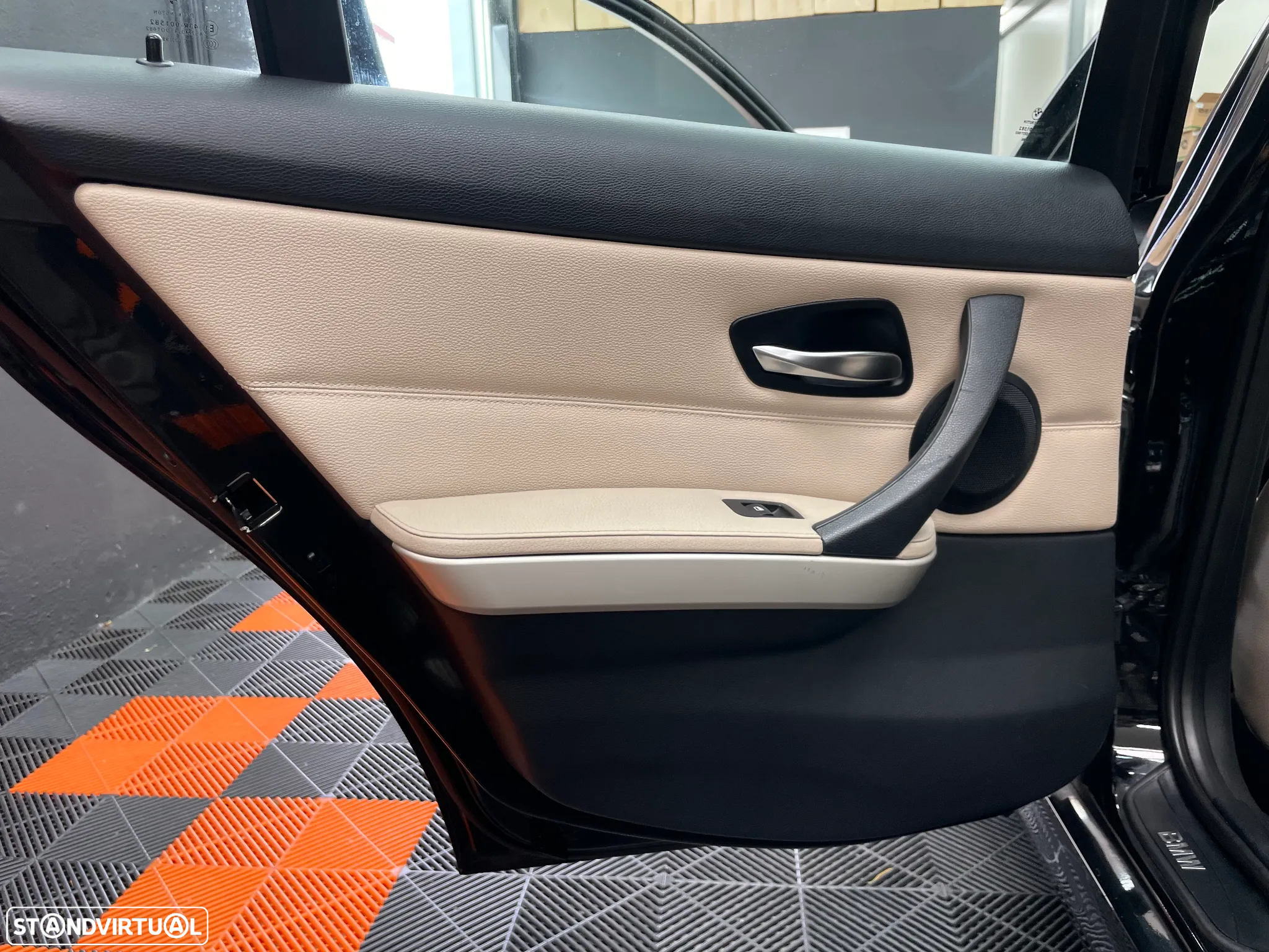 BMW 320 d Touring xDrive Navigation Auto - 17