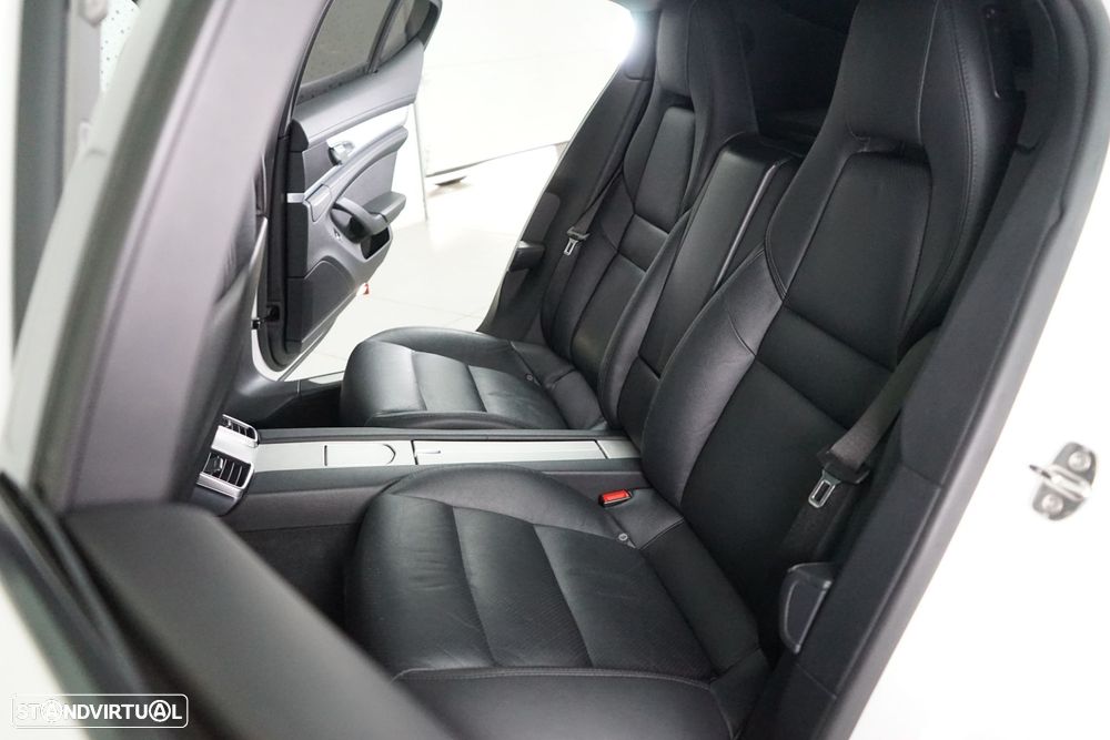 Porsche Panamera Platinum Edition - 40