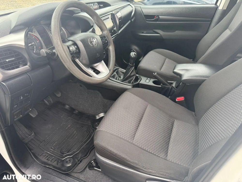 Toyota Hilux 2.4D 150CP 4x4 Double Cab 6MT Comfort - 18