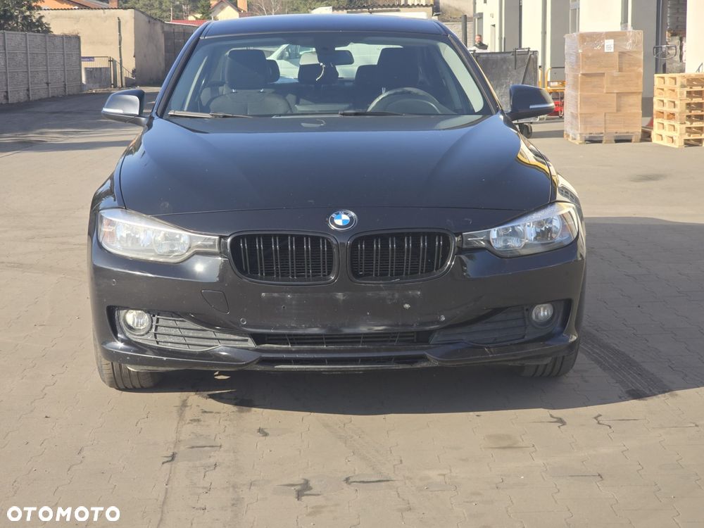 BMW Seria 3 318d - 10