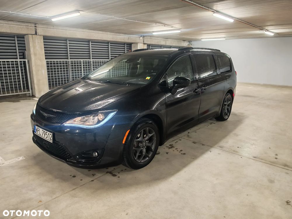 Chrysler Pacifica 2019 photo 2