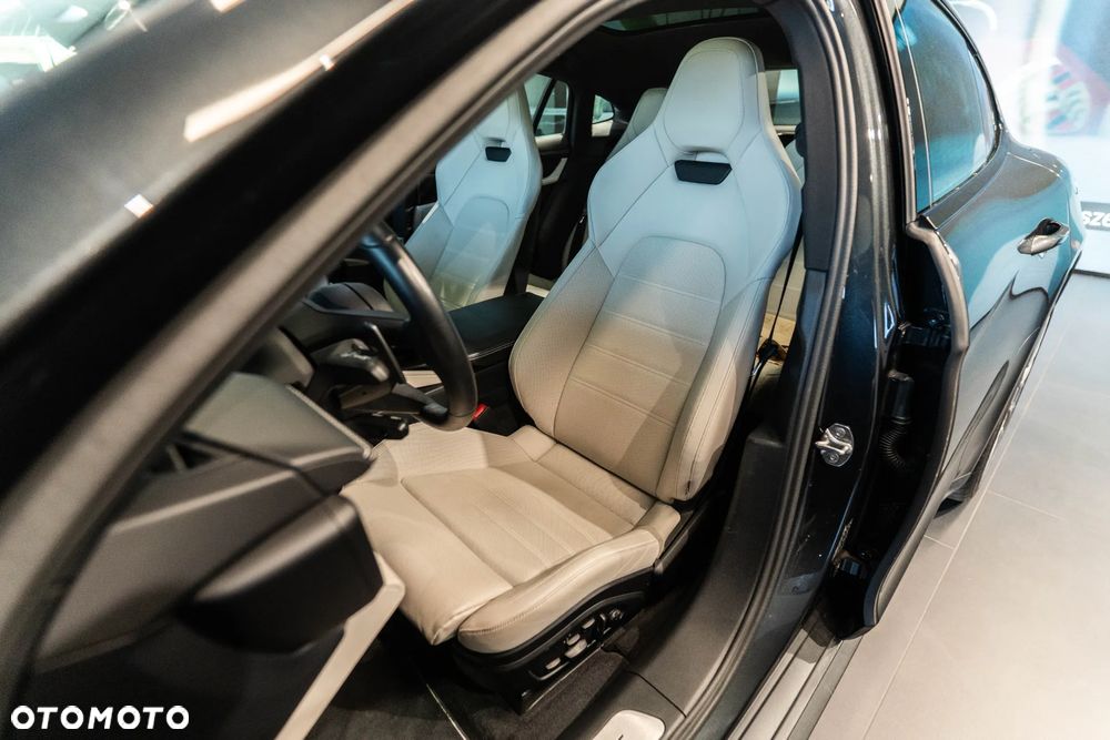 Porsche Panamera 4S E-Hybrid PHEV - 8