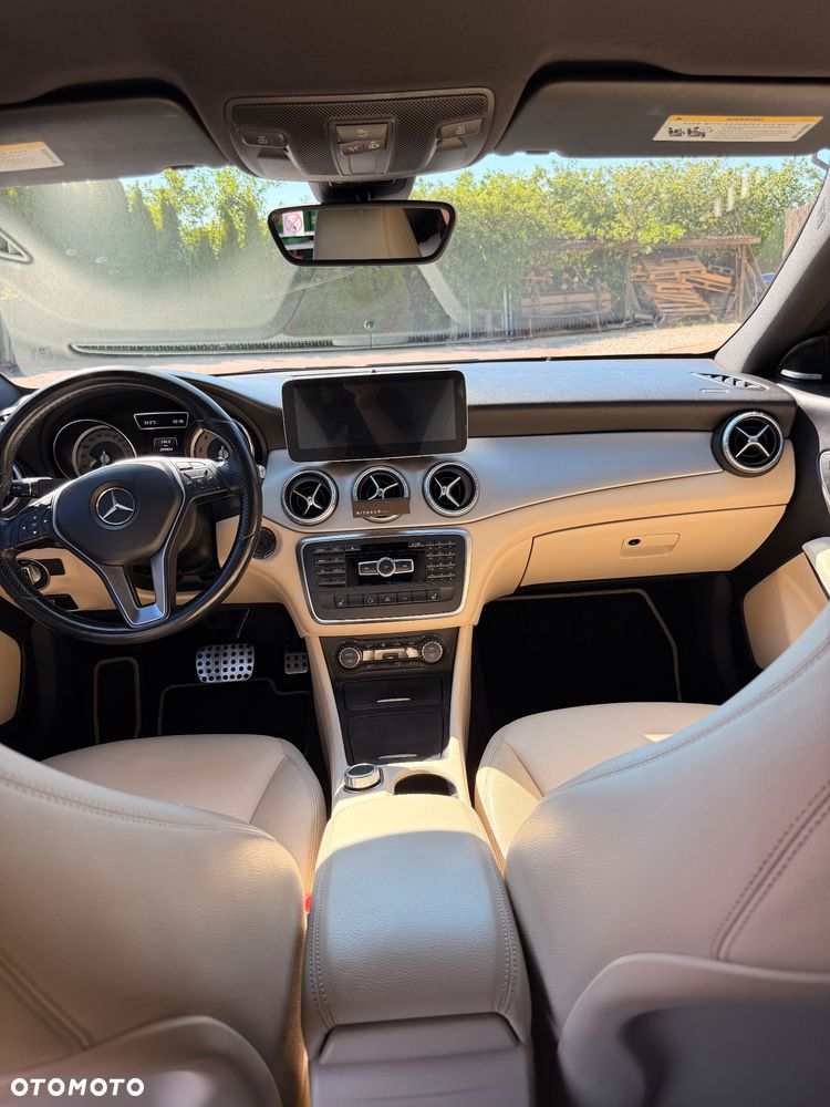 Mercedes-Benz CLA 250 4-Matic - 16