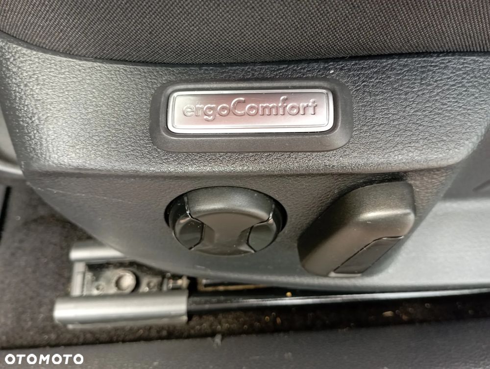 Volkswagen Passat Variant 2.0 TDI EVO Business DSG - 30