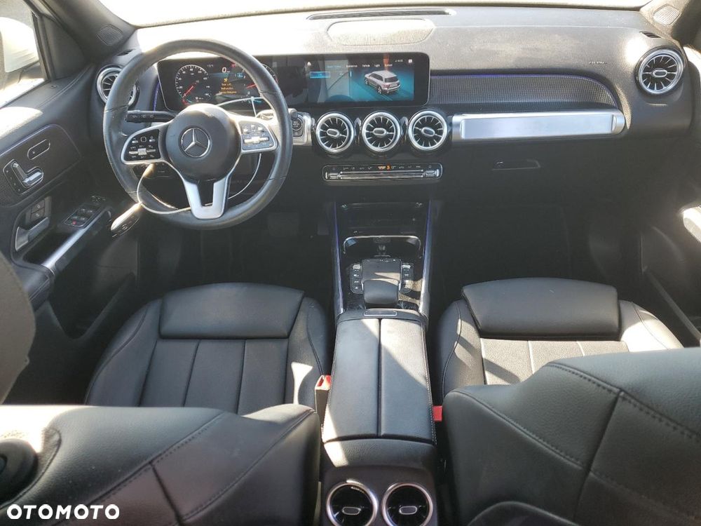 Mercedes-Benz GLB - 8