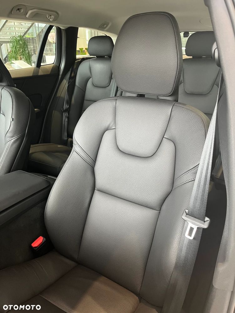 Volvo V60 B4 B Plus Dark - 9