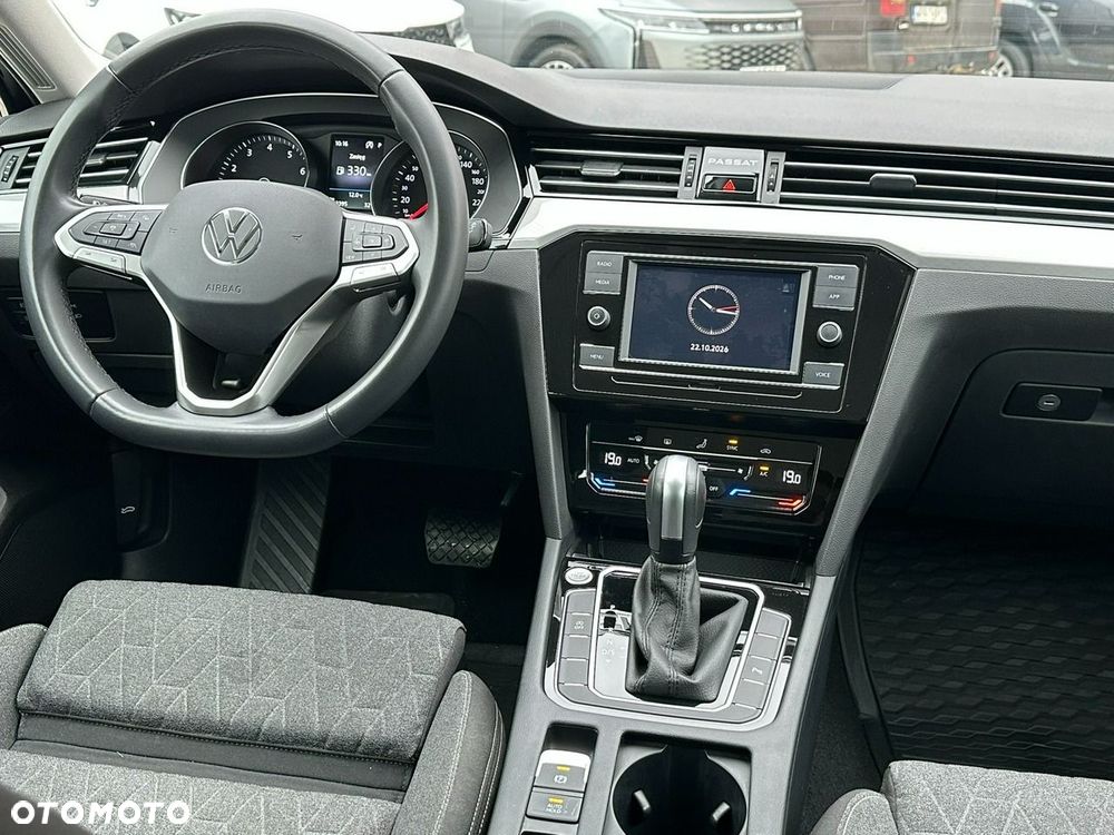 Volkswagen Passat - 20
