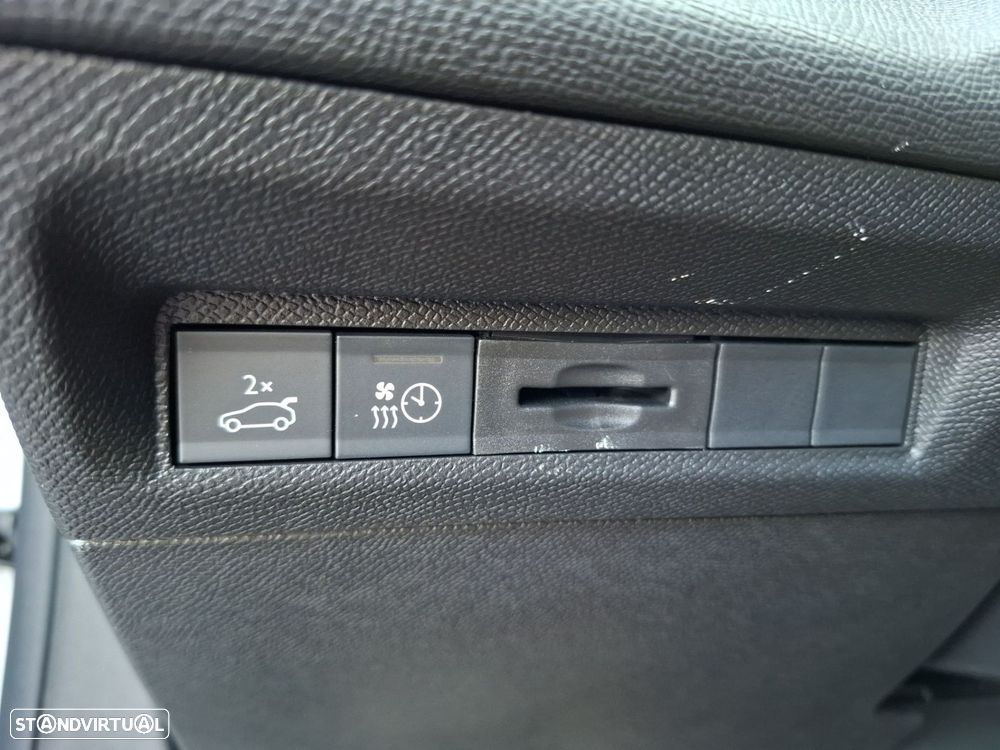 Peugeot E-408 58 kWh GT - 17