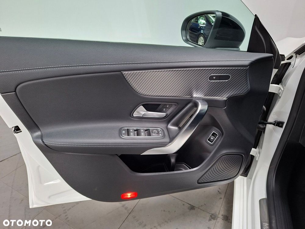 Mercedes-Benz CLA - 9