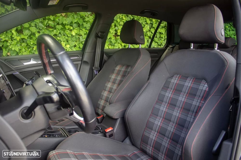 VW Golf 2.0 TSI GTI DSG - 13