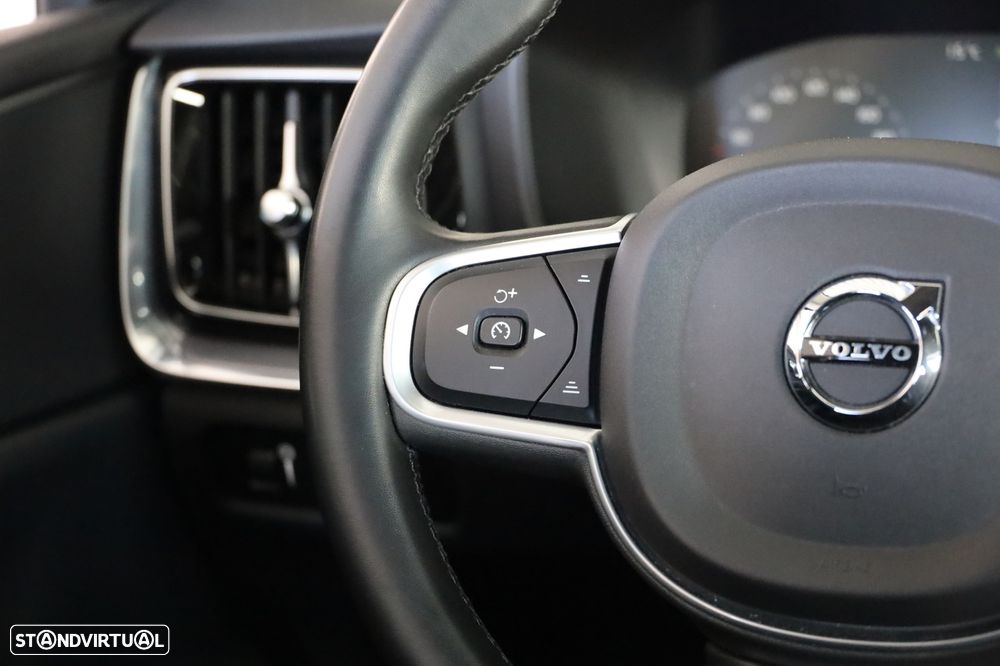 Volvo V60 2.0 B4 Momentum Plus Geartronic - 22