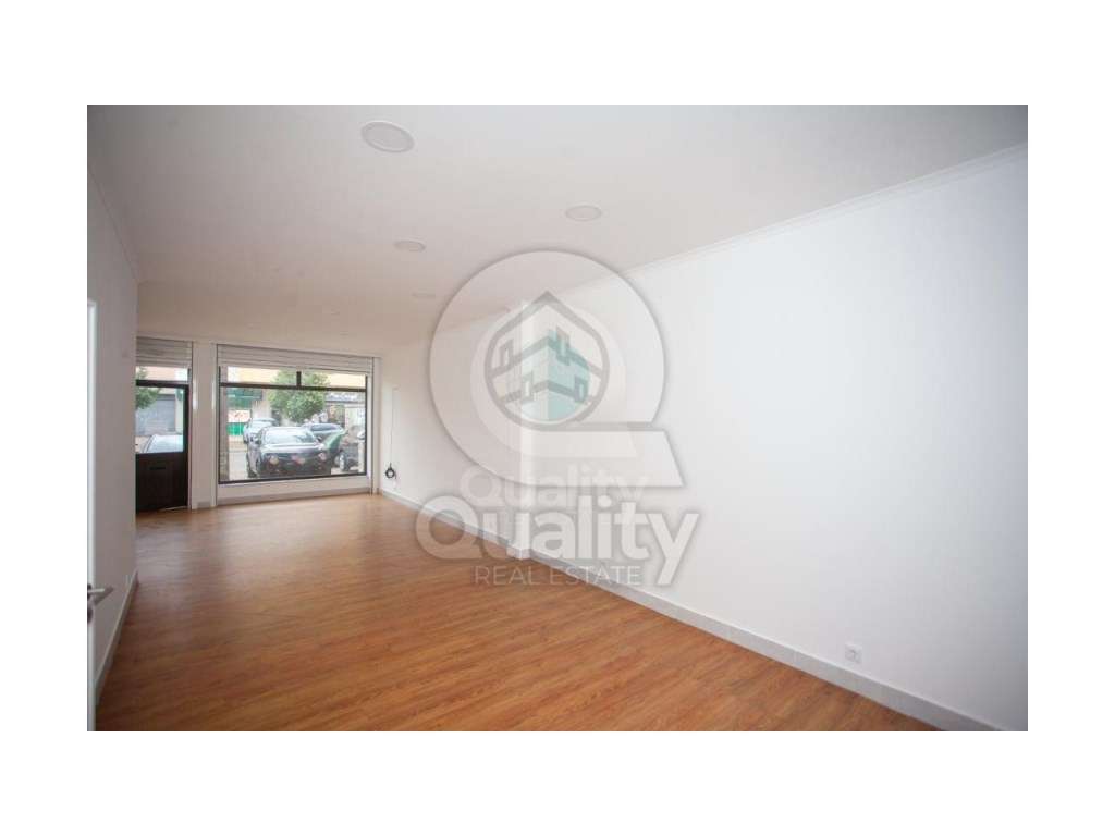 Estabelecimento comercial numa zona Privilegiada do Barreiro - Grande imagem: 4/23