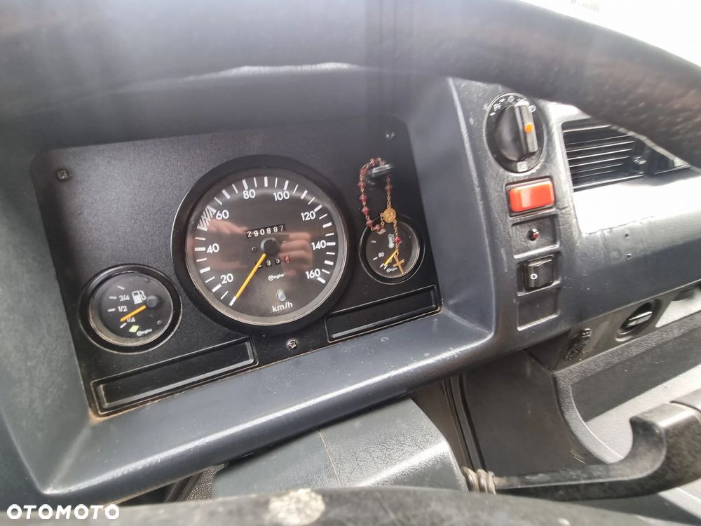 Mercedes-Benz MB-100 DL - 7