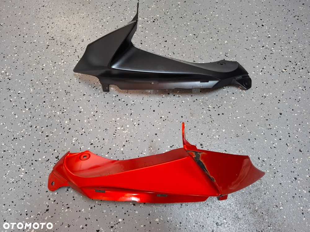 Suzuki GSXR 600 750 K8 K9 L0 owiewka bok boczek czacha wlot
