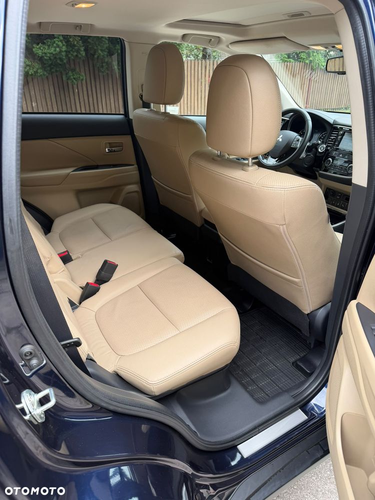 Mitsubishi Outlander 2.0 Instyle + 4WD CVT - 6