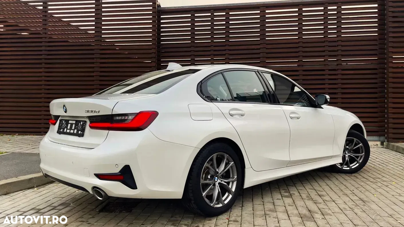 BMW Seria 3 320d Aut. Sport Line - 9